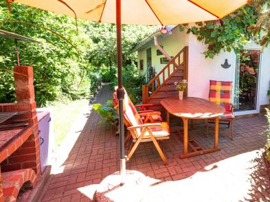 Haus-julchen-terasse-mit-grill